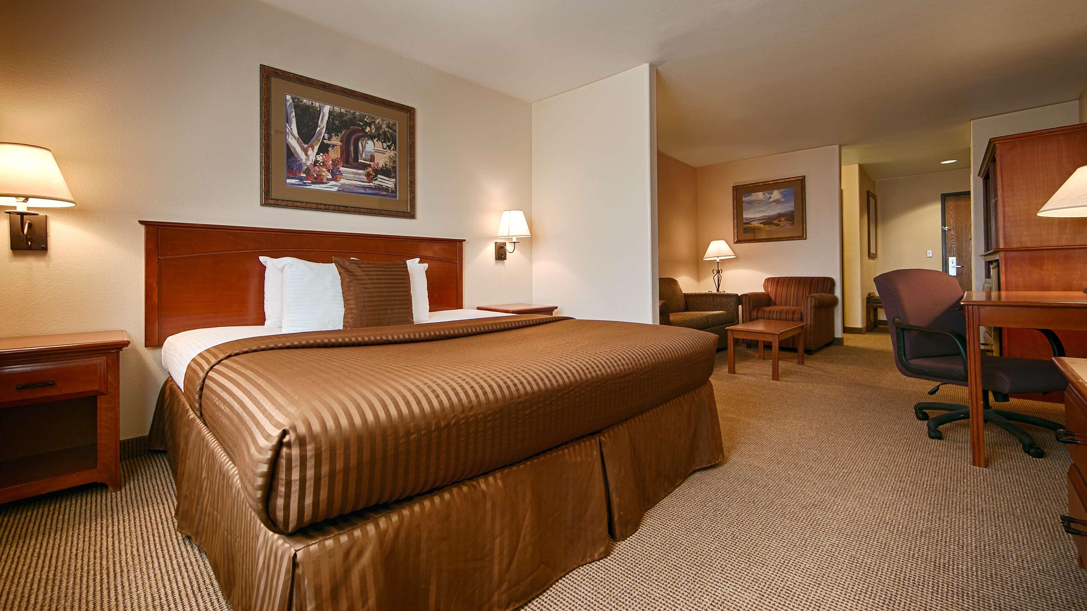 Bloomfield Best Western Territorial Inn And Suites מראה חיצוני תמונה