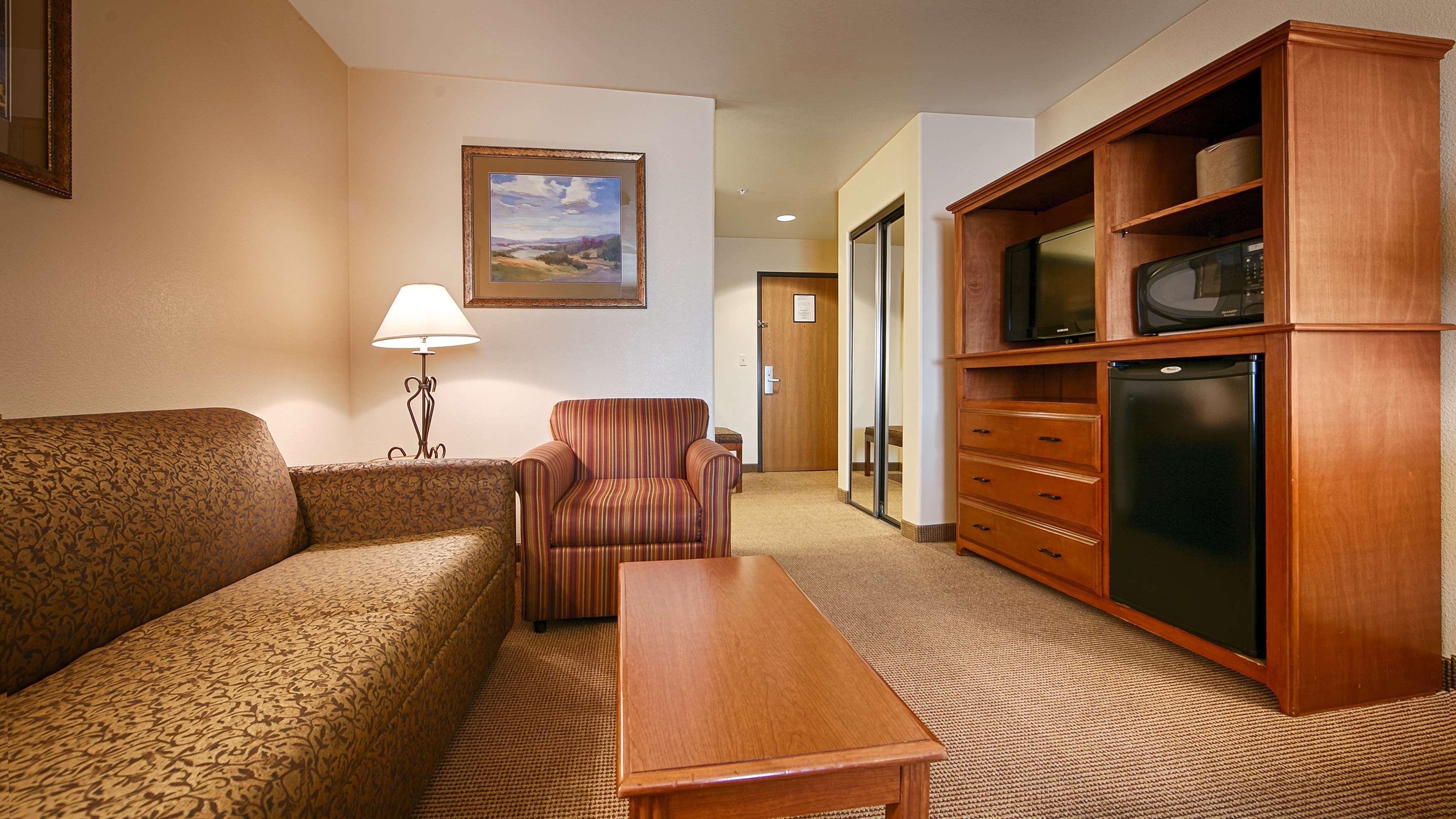 Bloomfield Best Western Territorial Inn And Suites מראה חיצוני תמונה