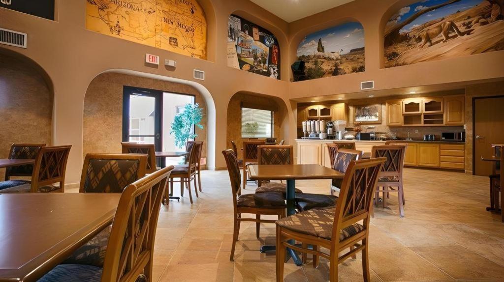 Bloomfield Best Western Territorial Inn And Suites מראה חיצוני תמונה