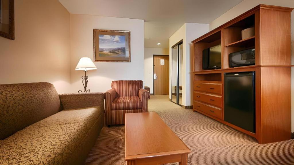 Bloomfield Best Western Territorial Inn And Suites מראה חיצוני תמונה