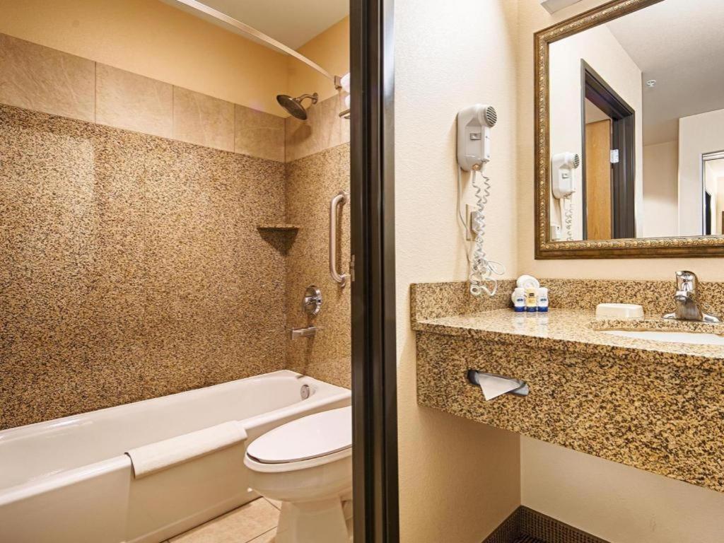 Bloomfield Best Western Territorial Inn And Suites מראה חיצוני תמונה
