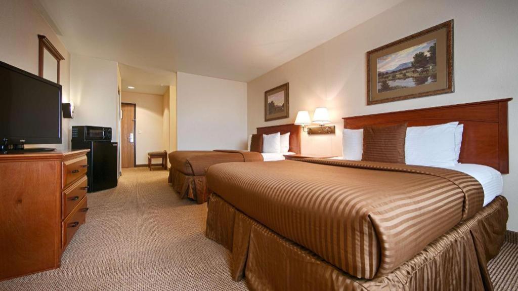 Bloomfield Best Western Territorial Inn And Suites מראה חיצוני תמונה