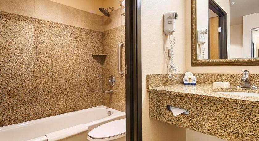 Bloomfield Best Western Territorial Inn And Suites מראה חיצוני תמונה