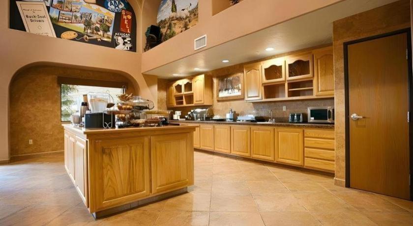 Bloomfield Best Western Territorial Inn And Suites מראה חיצוני תמונה