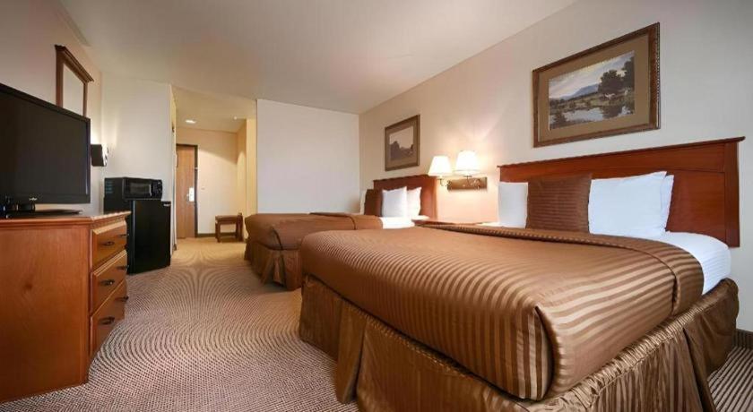 Bloomfield Best Western Territorial Inn And Suites מראה חיצוני תמונה
