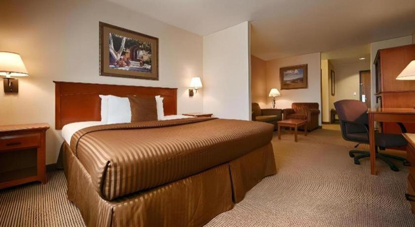 Bloomfield Best Western Territorial Inn And Suites מראה חיצוני תמונה