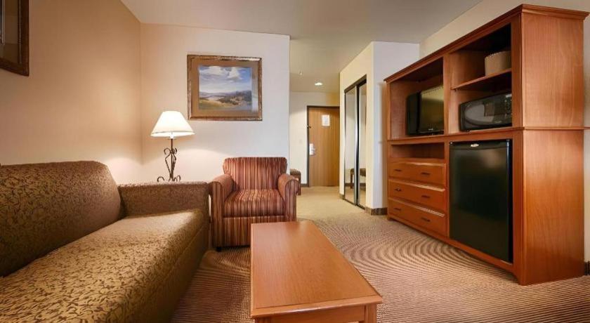 Bloomfield Best Western Territorial Inn And Suites מראה חיצוני תמונה
