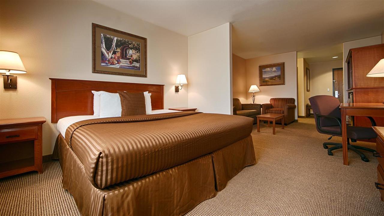 Bloomfield Best Western Territorial Inn And Suites מראה חיצוני תמונה