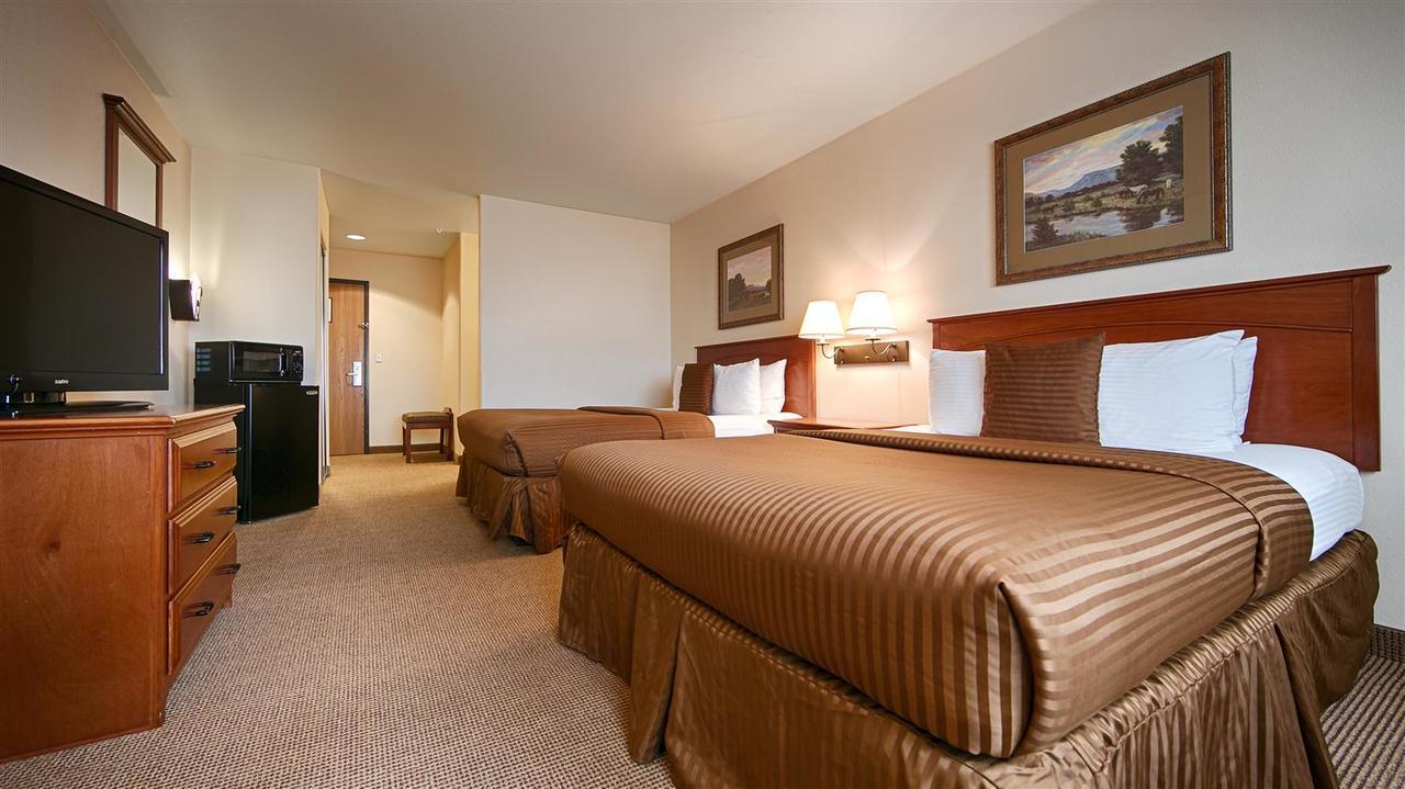 Bloomfield Best Western Territorial Inn And Suites מראה חיצוני תמונה